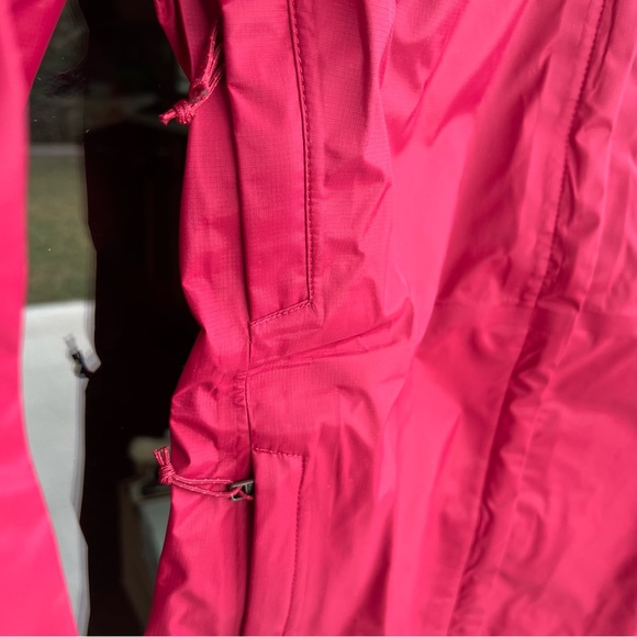 New with tag Patagonia Womens XXS fits S Torrentshell 3L waterproof jacket Red - Picture 5 of 8